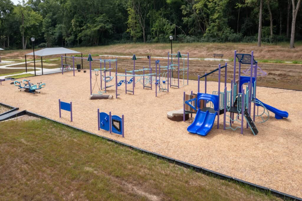 freestanding playground equipment