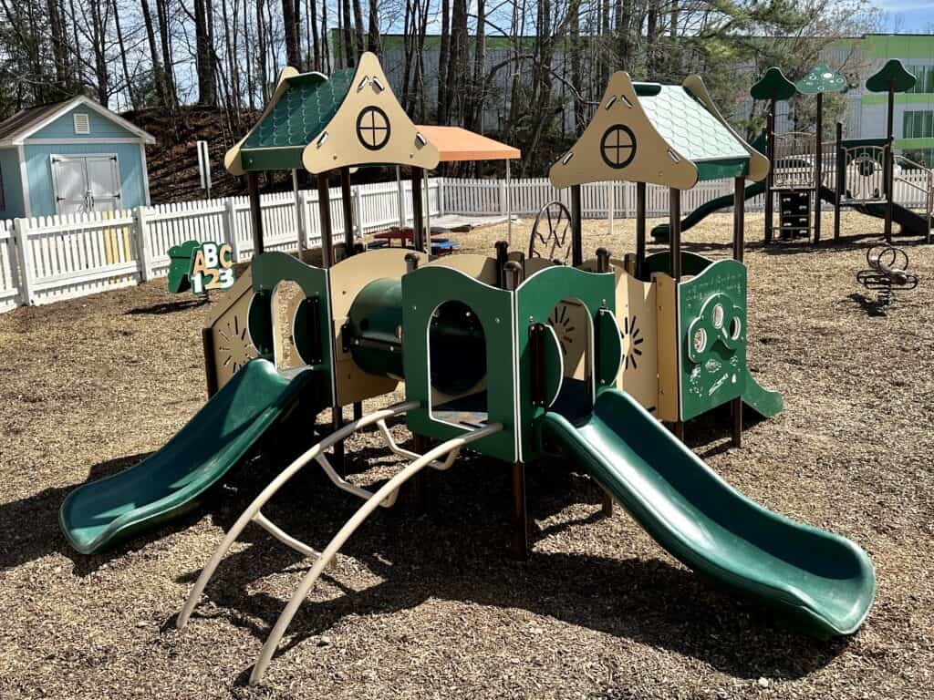 freestanding playground equipment