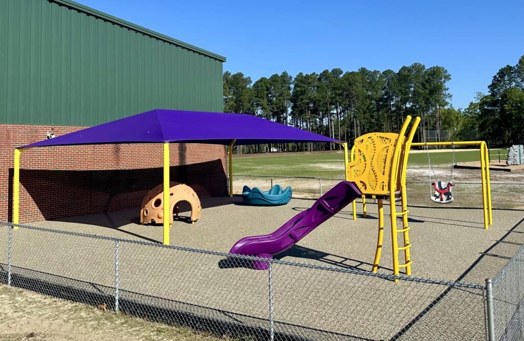 freestanding playground equipment